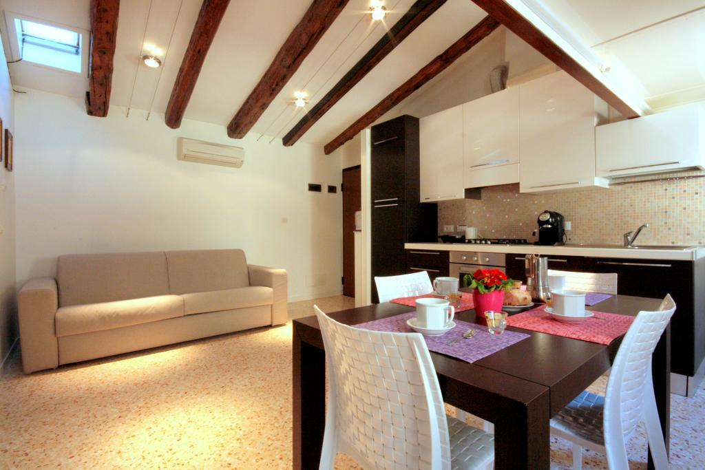 Biennale Apartment Venesia Bagian luar foto