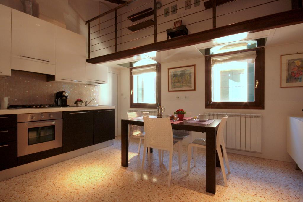 Biennale Apartment Venesia Bagian luar foto