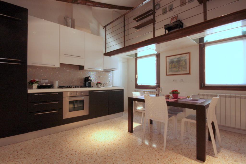 Biennale Apartment Venesia Bagian luar foto